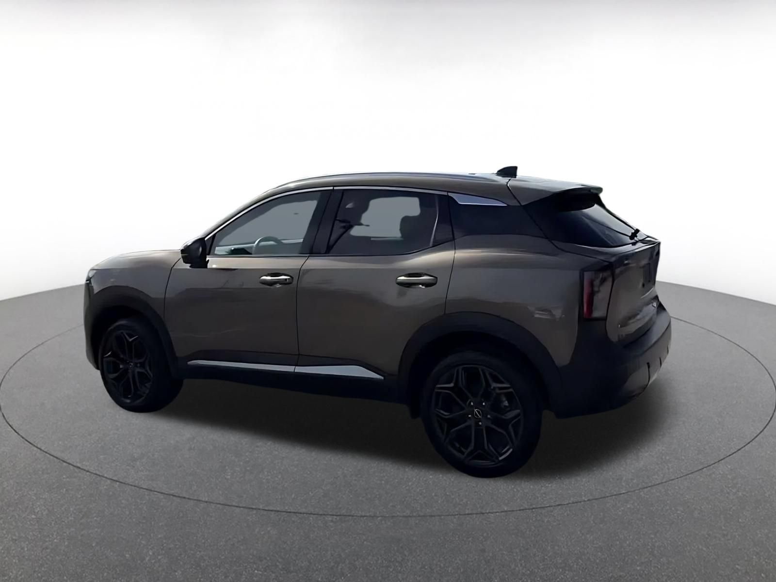 Used 2026 Nissan Kicks SR FWD image 9