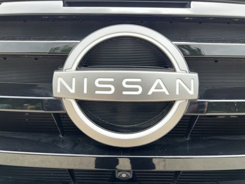 Used 2024 Nissan Pathfinder SL FWD image 31