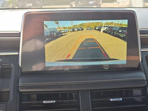 Used 2022 GMC Yukon XL AT4 AWD/4WD image 7