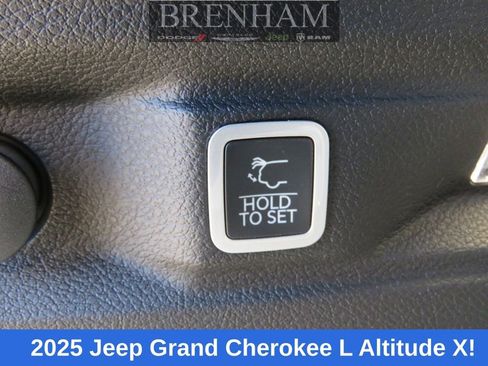 New 2025 Jeep Grand Cherokee L Altitude image 15