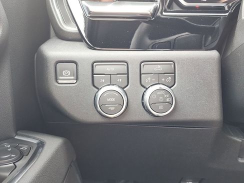 New 2026 GMC Sierra 1500 Elevation image 19