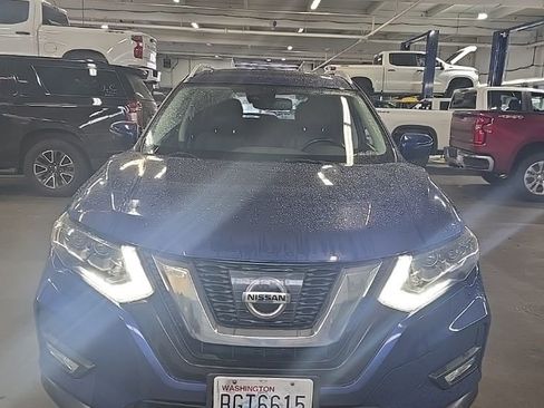Used 2017 Nissan Rogue SL w/ SL Premium Package image 6