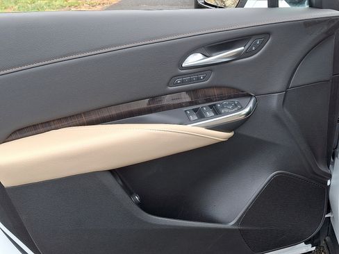 Used 2025 Cadillac XT4 Premium Luxury w/ Cold Weather Package image 12