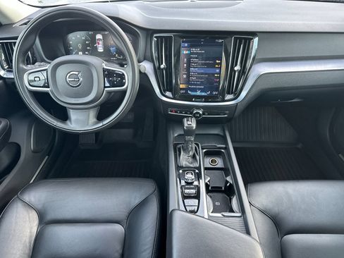 Used 2020 Volvo S60 T5 Momentum w/ Premium Package image 13