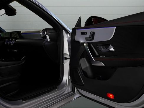 Used 2023 Mercedes-Benz CLA 250 CLA 250 image 59