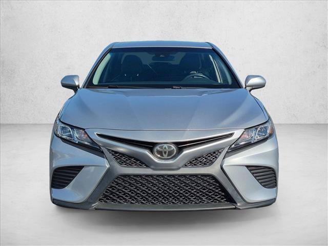 Used 2018 Toyota Camry SE FWD image 2