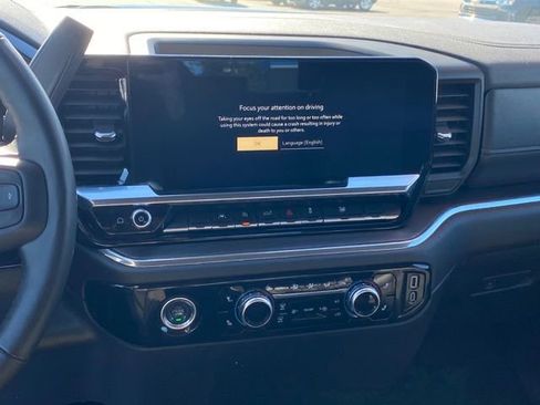 Certified 2024 GMC Sierra 1500 SLT image 9