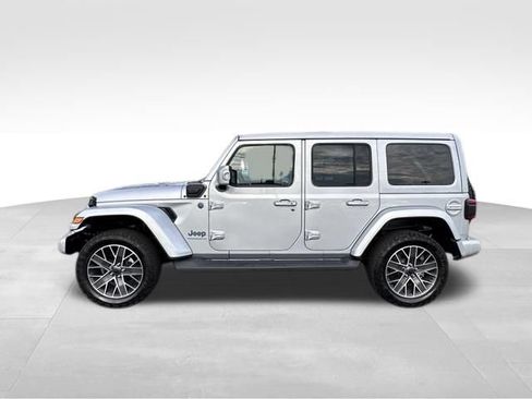 Used 2024 Jeep Wrangler High Altitude AWD/4WD image 3