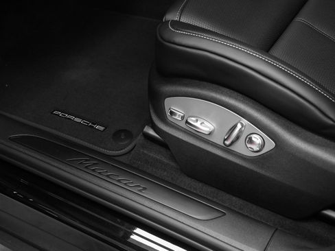 New 2026 Porsche Macan image 27