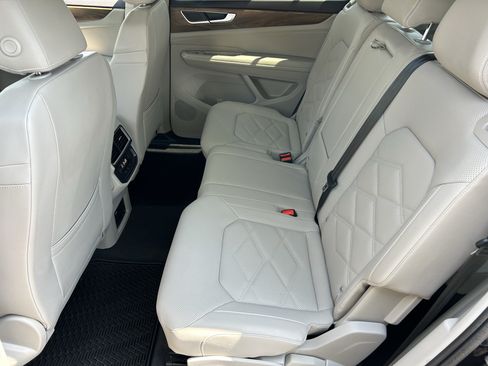 Certified 2025 Volkswagen Atlas SE AWD/4WD image 16