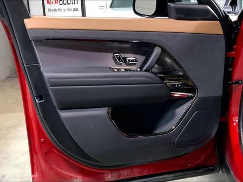 Used 2024 Land Rover Range Rover Sport Dynamic SE image 21