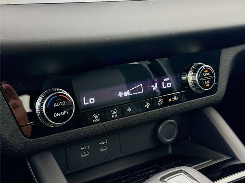 New 2026 Mitsubishi Outlander ES image 13