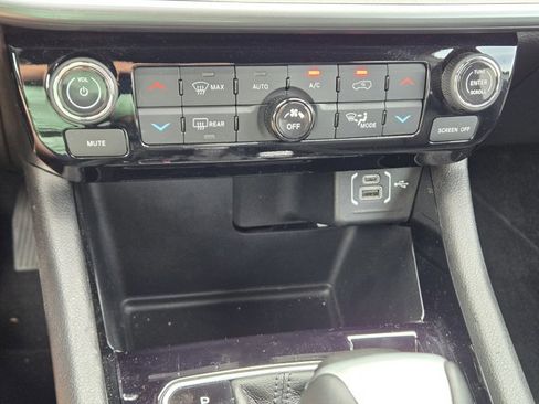 Used 2025 Jeep Compass Limited AWD/4WD image 27