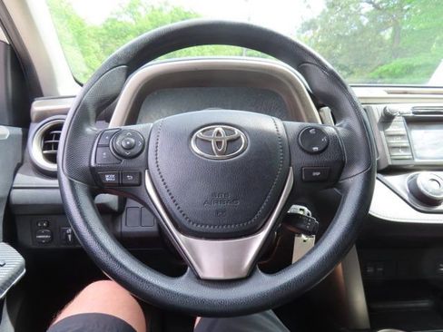 Used 2014 Toyota RAV4 LE FWD image 26