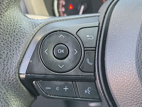 Certified 2025 Toyota RAV4 XLE FWD image 22