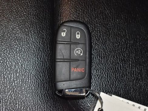 Used 2025 Jeep Compass Limited AWD/4WD image 32