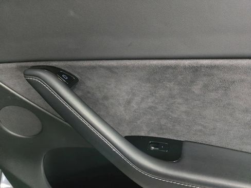 Used 2021 Tesla Model Y 2WD image 8