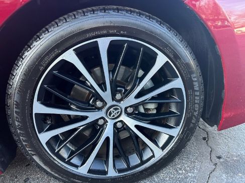 Used 2018 Toyota Camry LE image 22