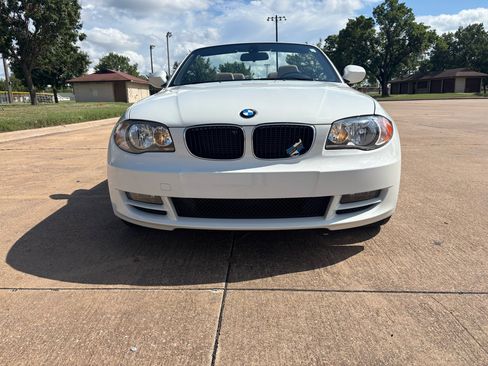 Used 2011 BMW 128i Convertible image 4