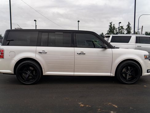 Used 2019 Ford Flex Limited w/ Equipment Group 303A AWD/4WD image 8