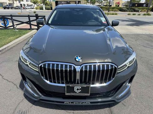 Used 2022 BMW ALPINA B7 xDrive w/ Luxury Rear Seating Package AWD/4WD image 11