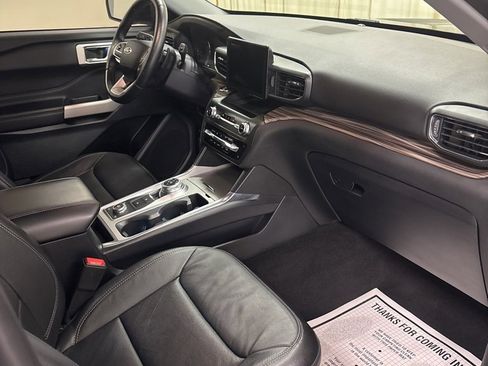 Used 2020 Ford Explorer Limited w/ Class III Trailer Tow Package image 32