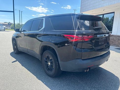 Used 2022 Chevrolet Traverse LS FWD image 6