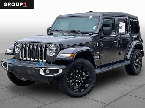 Used 2022 Jeep Wrangler Unlimited Sahara w/ Cold Weather Group AWD/4WD image 1