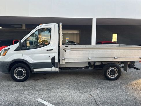 Used 2018 Ford Transit 250 138 RWD image 4