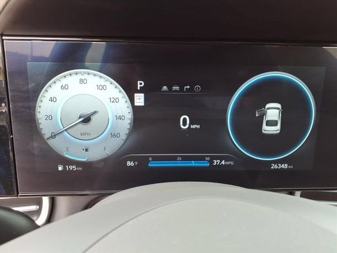 Used 2025 Hyundai Elantra SEL FWD image 26