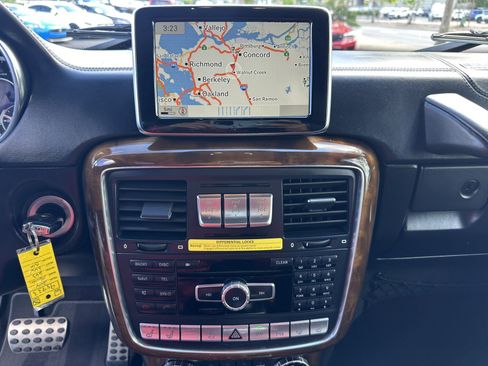 Used 2014 Mercedes-Benz G 63 AMG 4MATIC image 25