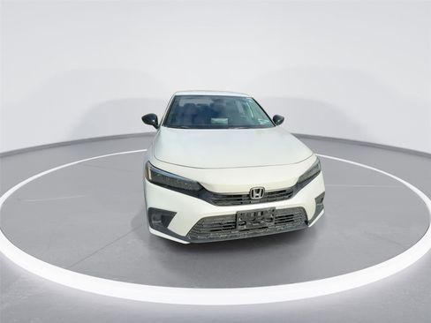 Used 2023 Honda Civic Sport image 3