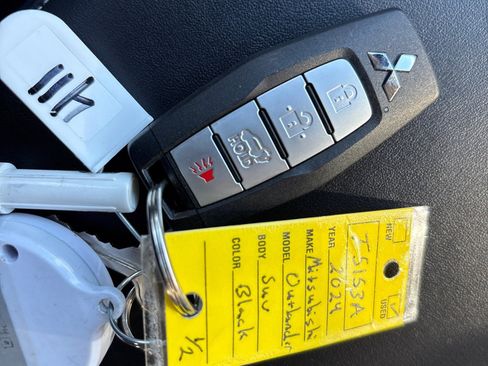 Used 2024 Mitsubishi Outlander SE image 23