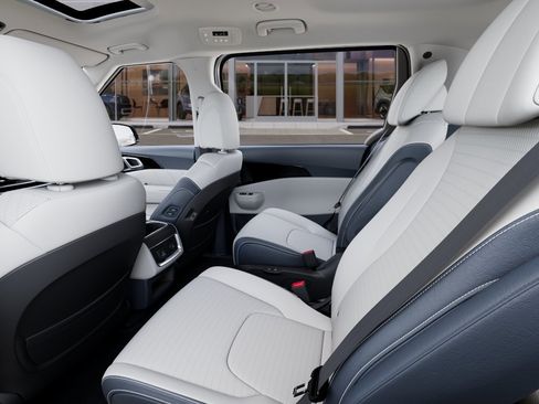 New 2026 Kia Carnival SX Prestige FWD image 18