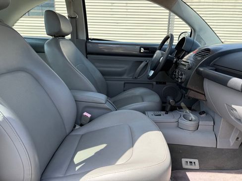 Used 2005 Volkswagen Beetle GLS FWD image 8