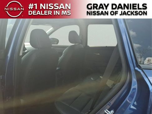 Used 2023 Nissan Rogue SL w/ SL Premium Package FWD image 27