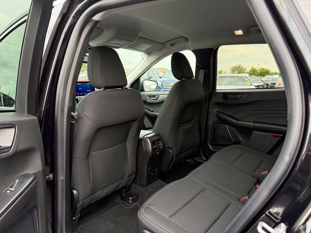 Used 2024 Ford Escape Active AWD/4WD image 8