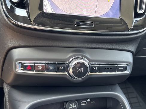 Used 2023 Volvo XC40 B5 Ultimate w/ Protection Package Premier AWD/4WD image 34
