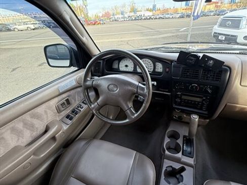 Used 2004 Toyota Tacoma PreRunner image 19