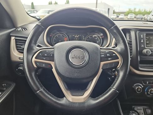 Used 2016 Jeep Cherokee Sport AWD/4WD image 14