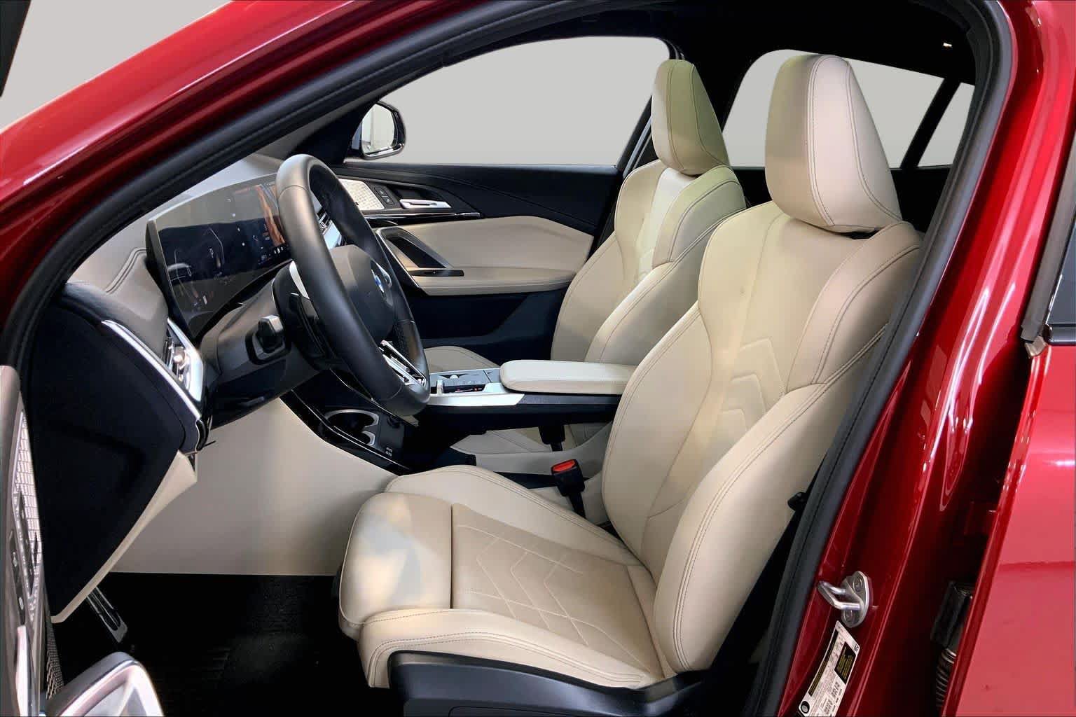 Used 2025 BMW X2 xDrive28i w/ Premium Package AWD/4WD image 7