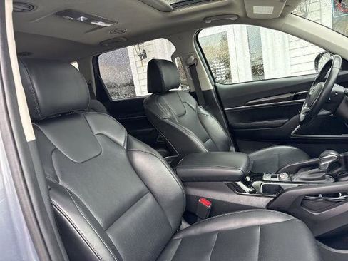 Used 2025 Kia Telluride S FWD image 54