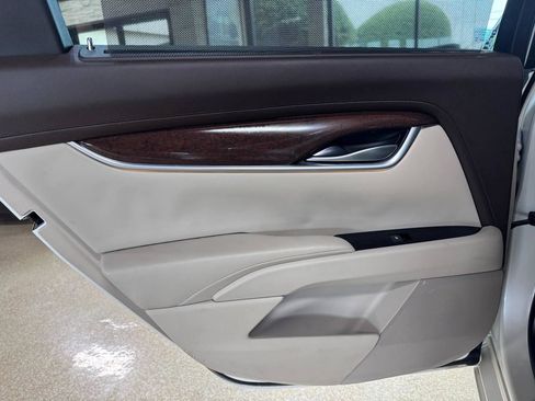 Used 2013 Cadillac XTS Premium FWD image 14