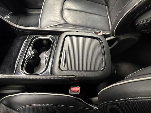 Used 2023 Chrysler Pacifica Limited w/ Uconnect Theater Family Group image 22