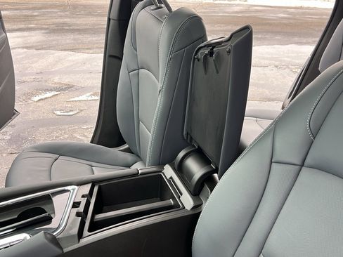 Used 2024 Buick Enclave Essence w/ Experience Buick Package image 19