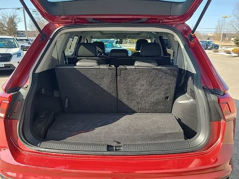 Used 2019 Volkswagen Tiguan SE w/ Panoramic Sunroof Package image 17