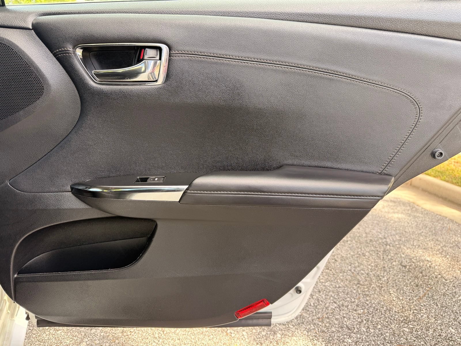 Used 2016 Toyota Avalon Limited w/ Toyota Safety Sense Package FWD image 47