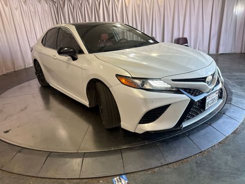 Used 2018 Toyota Camry XSE w/ Driver Assist Package FWD image 3