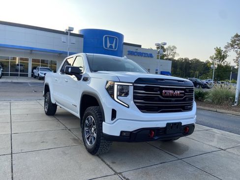 Used 2025 GMC Sierra 1500 AT4 AWD/4WD image 2