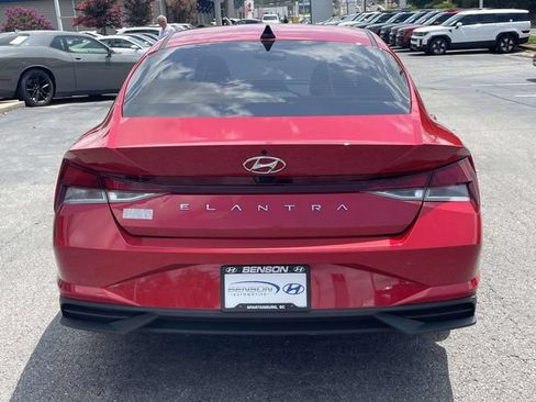 Used 2023 Hyundai Elantra SEL w/ Convenience Package FWD image 6